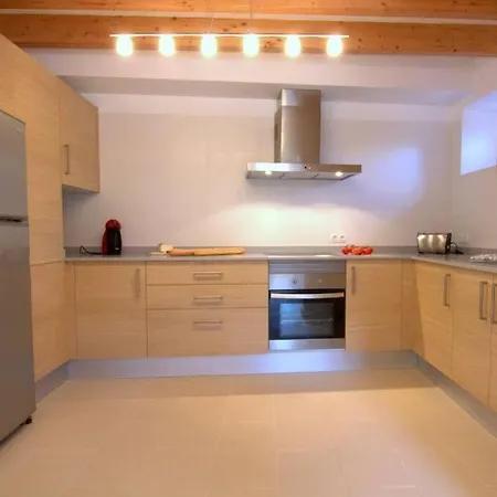 Bandris Situada A 2 Minutos Pollensa. * 波连斯萨